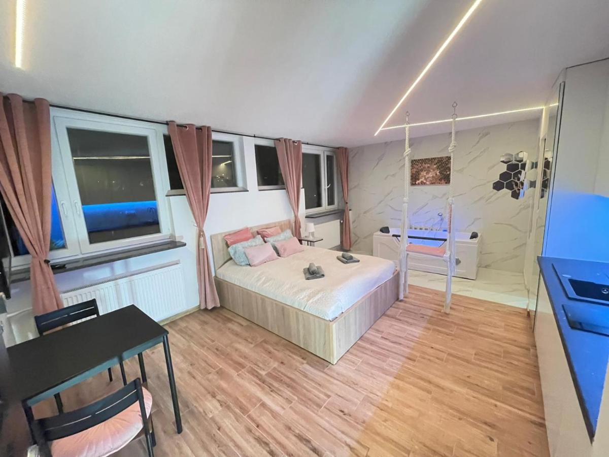 Yourapart Jacuzzi Przy Zamku Krolewskim Varşovia Exterior foto