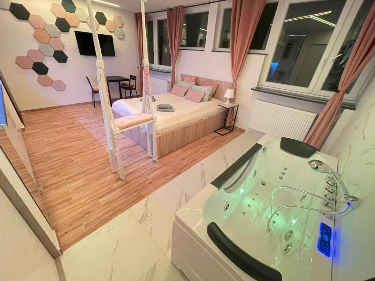 Yourapart Jacuzzi Przy Zamku Krolewskim Varşovia Exterior foto