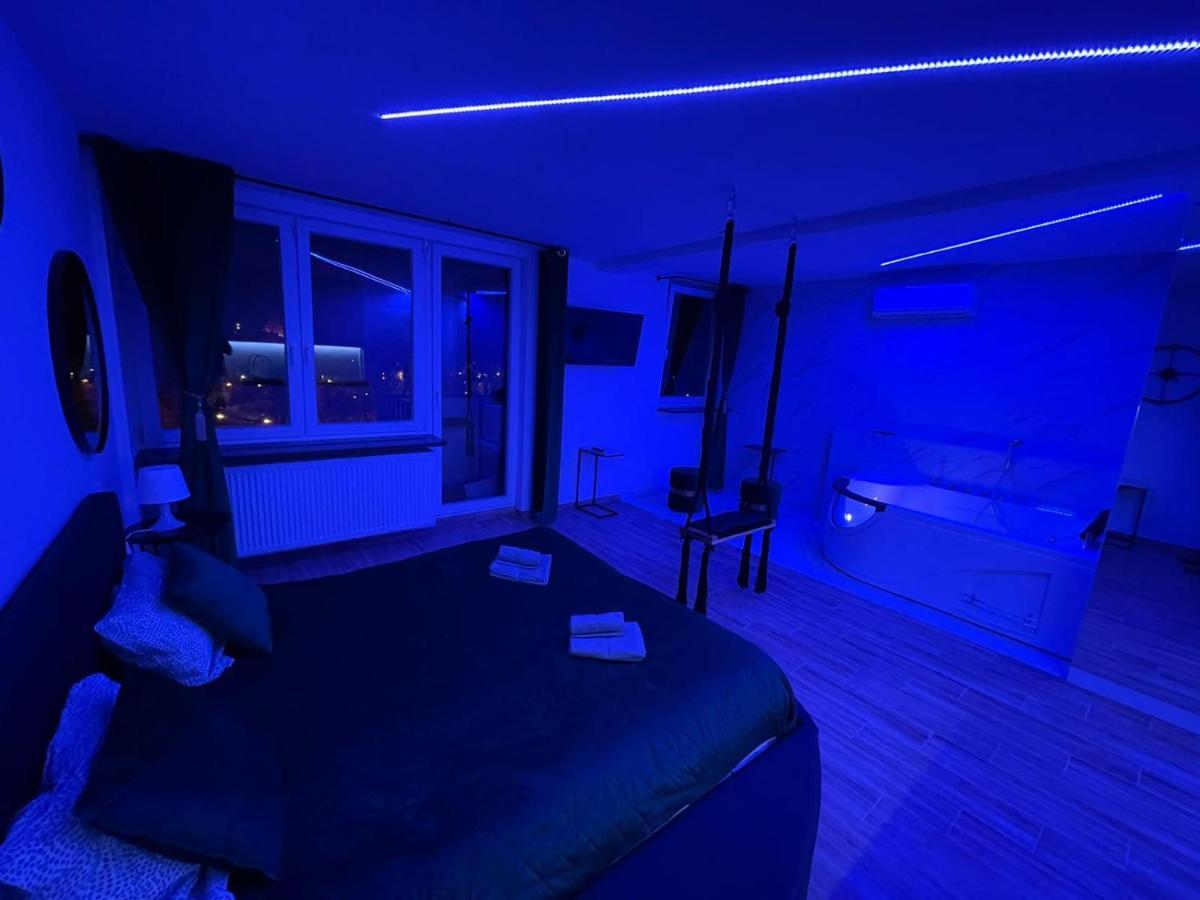 Yourapart Jacuzzi Przy Zamku Krolewskim Varşovia Exterior foto